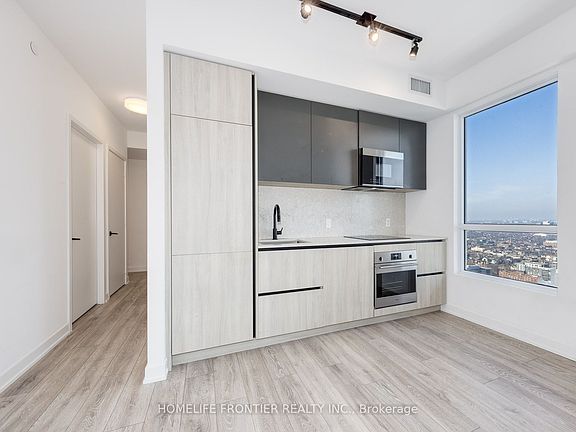 5th image of 108 Peter St #4702