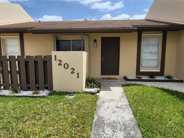 12021 SW 110th Street Cir E, Miami, FL 33186