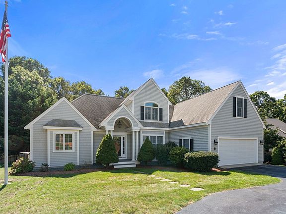 3rd image of 7 Menemsha Way