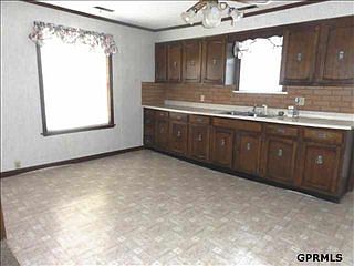 4th image of 5117 N 14th St E