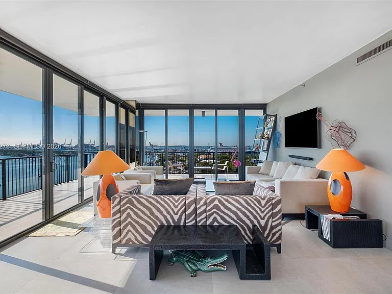 1000 Venetian Way #1501 — Photo 10