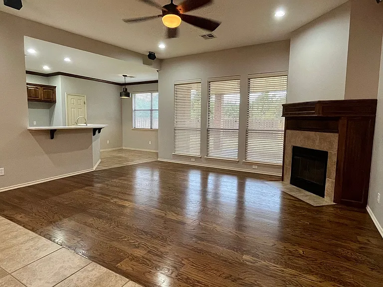 2225 Washita Trl — Photo 2