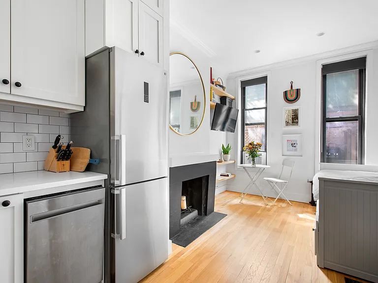 88 Horatio St #1B — Photo 1