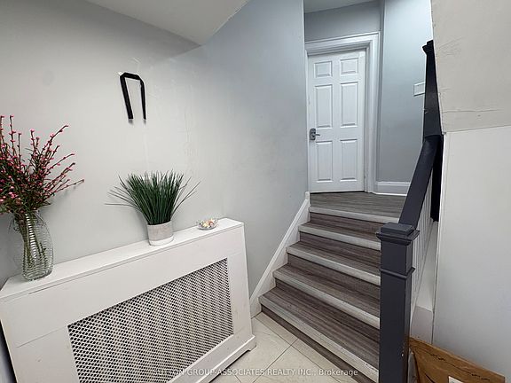 3rd image of 101 Burnside Dr