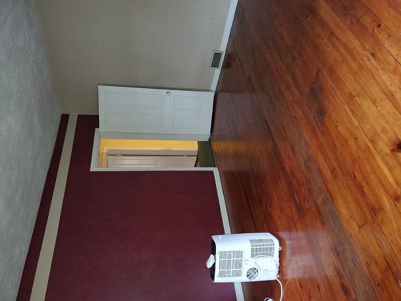 1st image of 108 E Main St #B