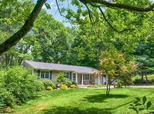 2 Algonquin Rd, Norwalk, CT 06851