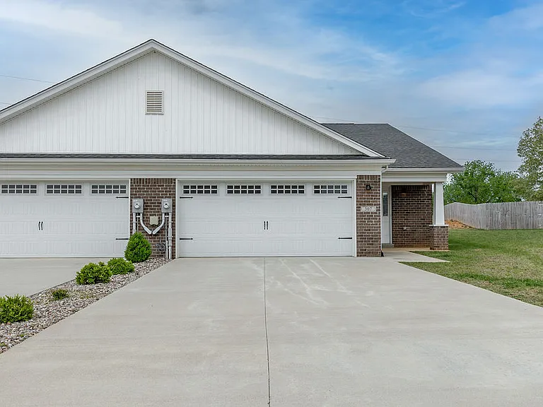 305 Breckinridge Cir — Photo 7