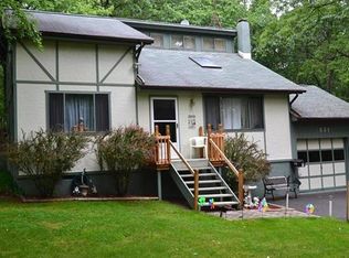 388 Gold Finch Rd, Bushkill, PA 18324