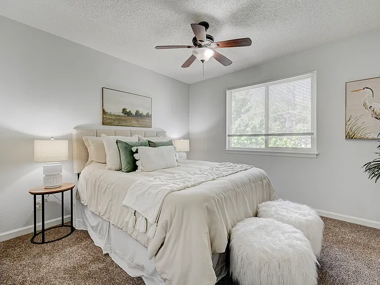 Summit View Apartments — Photo 12