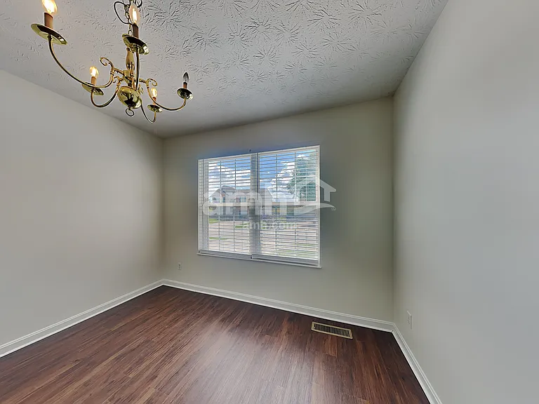 2324 Pleasant Meadow Dr — Photo 4