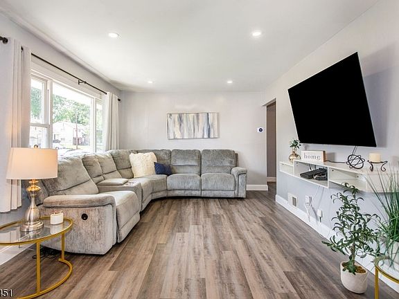2nd image of 45 Karen Dr