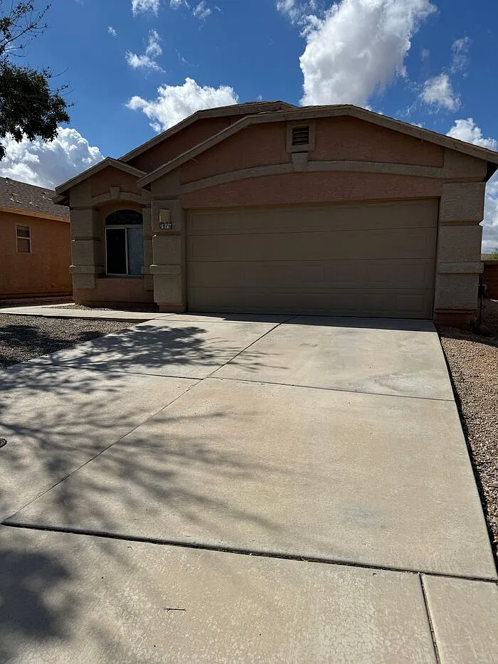 3 bed, 2.0 bath, 1446 sqft, $1,700 — Photo 2