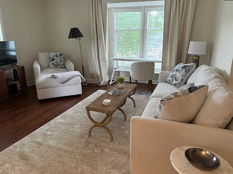 1011 Nicholwood Dr #209 — Photo 1