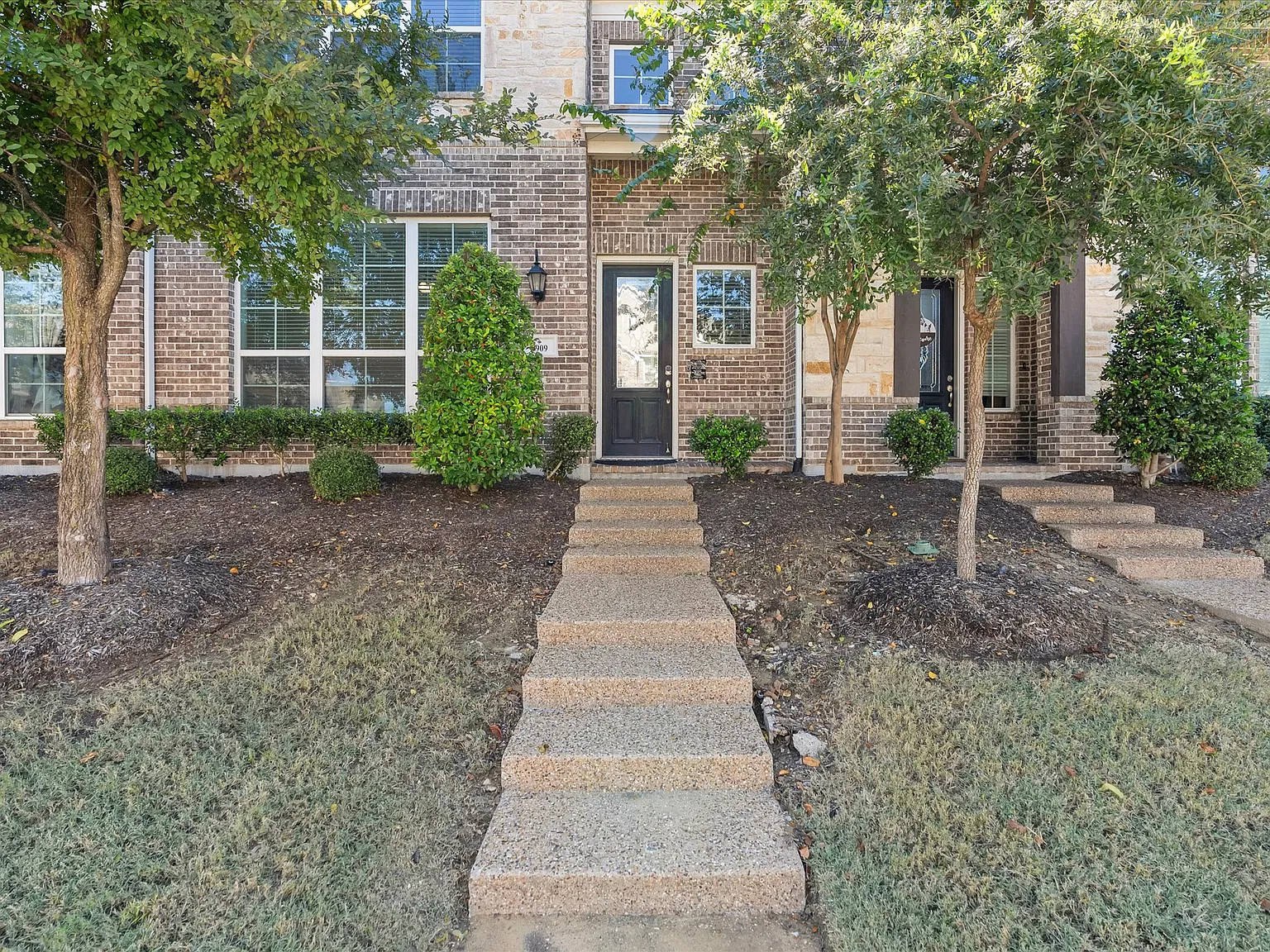 4 bed, 2443 sqft, $3,000 — Photo 3