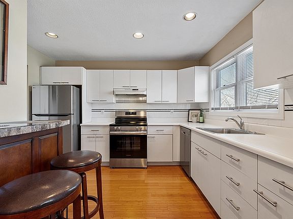 2nd image of 11 Blueberry Way Unit 11