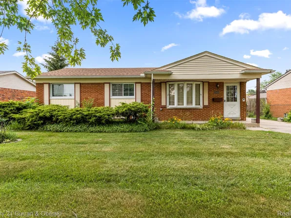 15101 Westlake St, Taylor, MI 48180