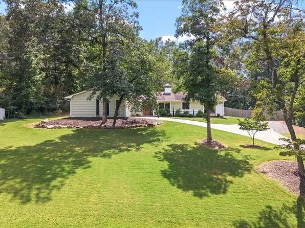 1365 Ridgefield Dr, Roswell, GA 30075