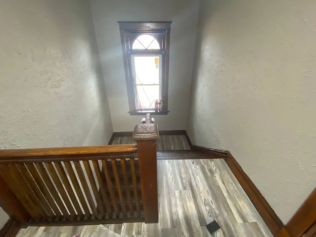2 bed, 1.0 bath, 1178 sqft, $1,100 — Photo 1