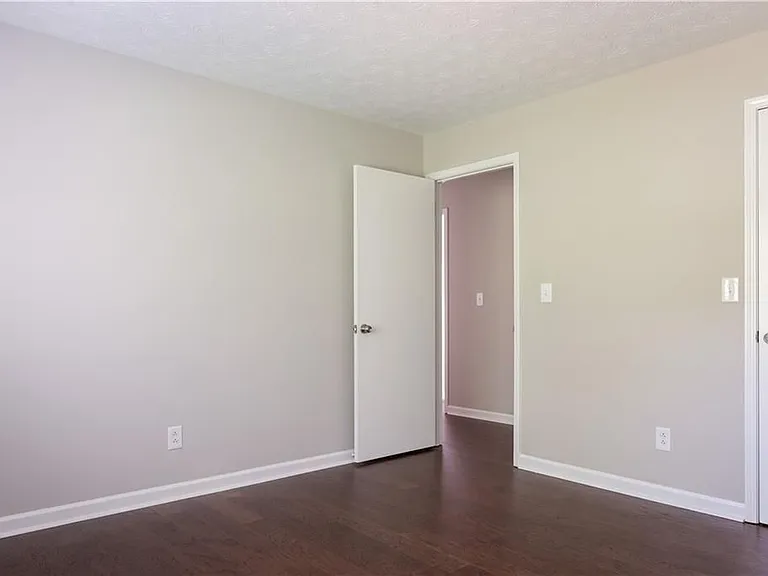 401 Freshman Dr — Photo 18