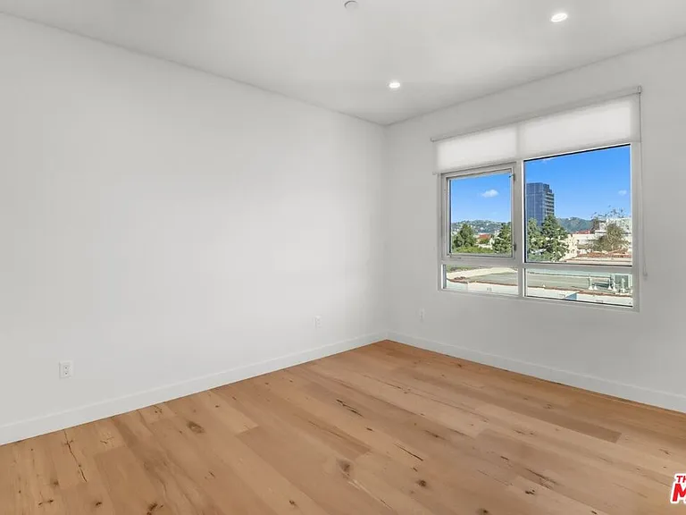 938 S Orange Grove Ave #302 — Photo 14
