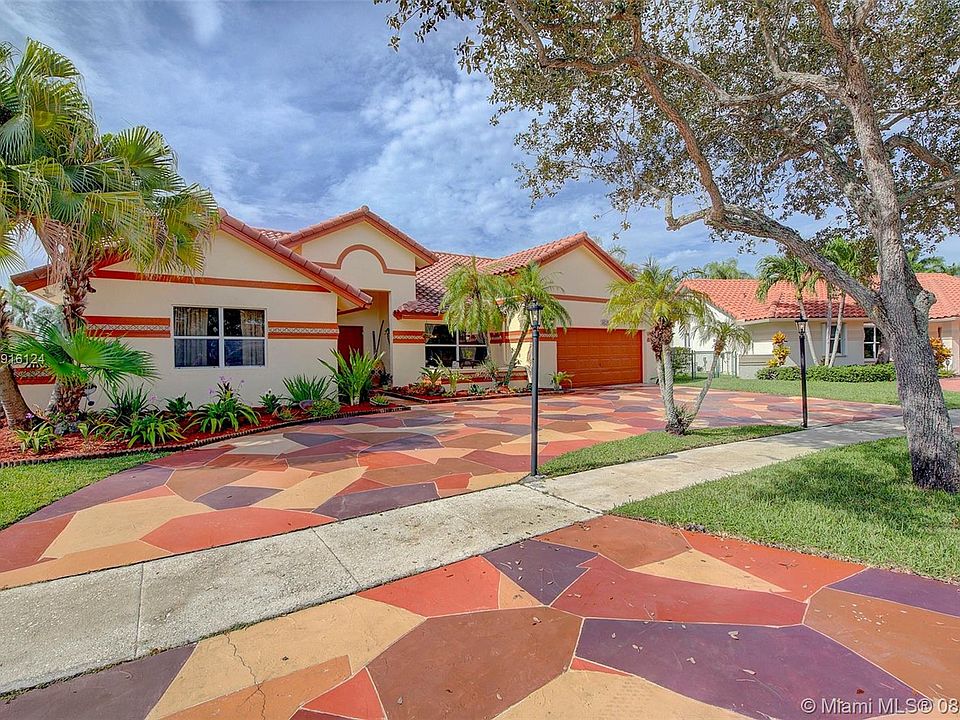 1st image of 16234 NW 1st St