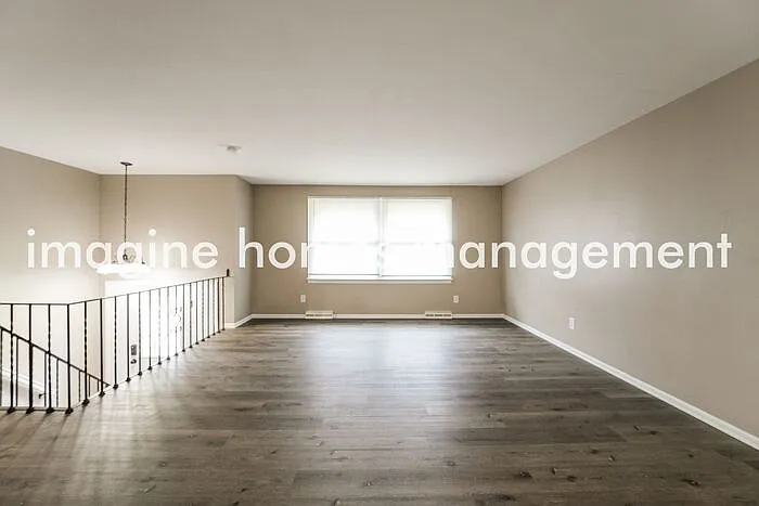 3 bed, 2.5 bath, 1649 sqft, $2,195 — Photo 2