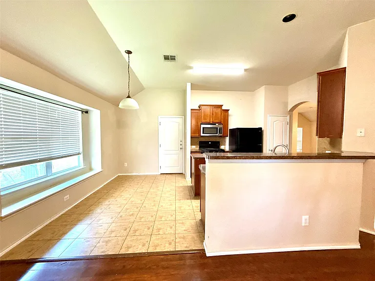 1213 Rainbow Parke Dr — Photo 6