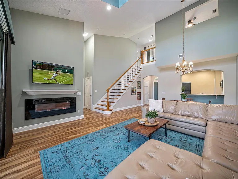 Living room w electric fireplace