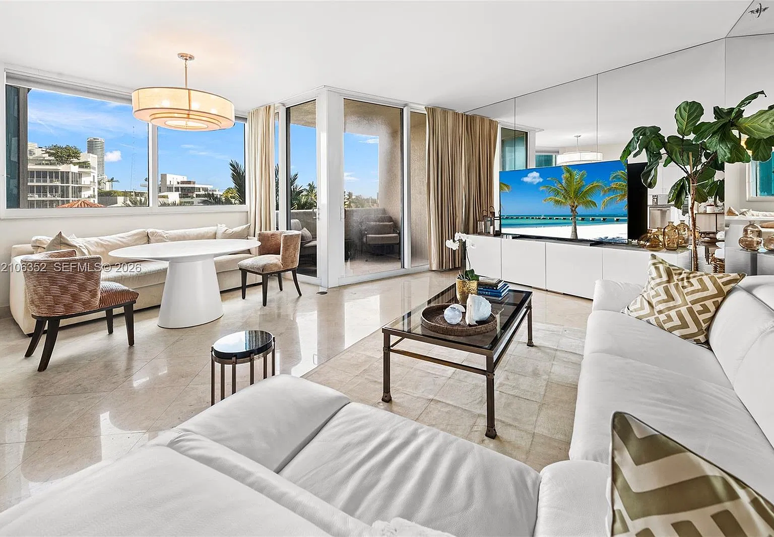 Portofino Tower Condo — Photo 1