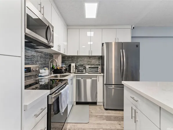 1616 Kewalo St APT 505, Honolulu, HI 96822