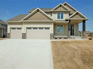 15105 Plum Dr, Urbandale, IA 50323