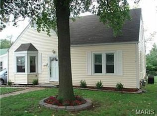 1127 Perry St, Saint Charles, MO 63301