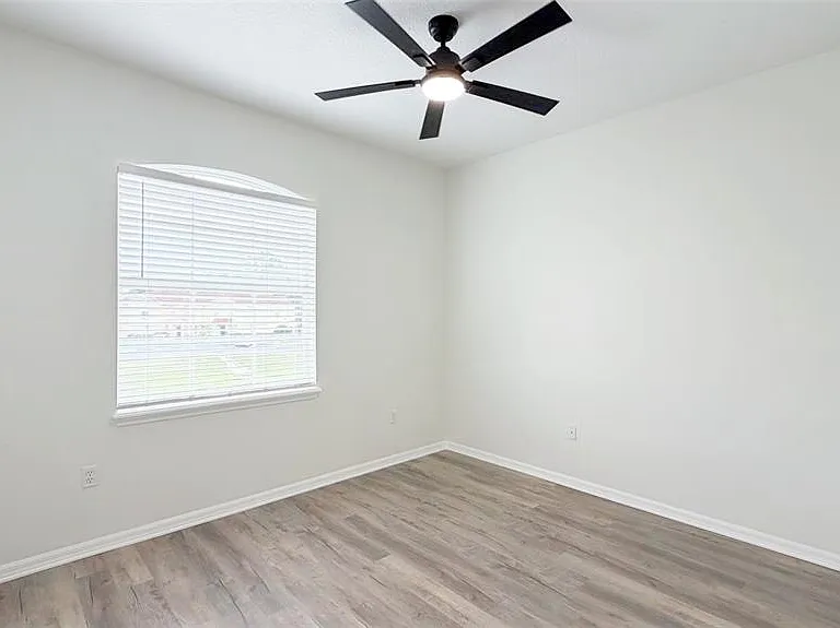 203 Madison Cir — Photo 28