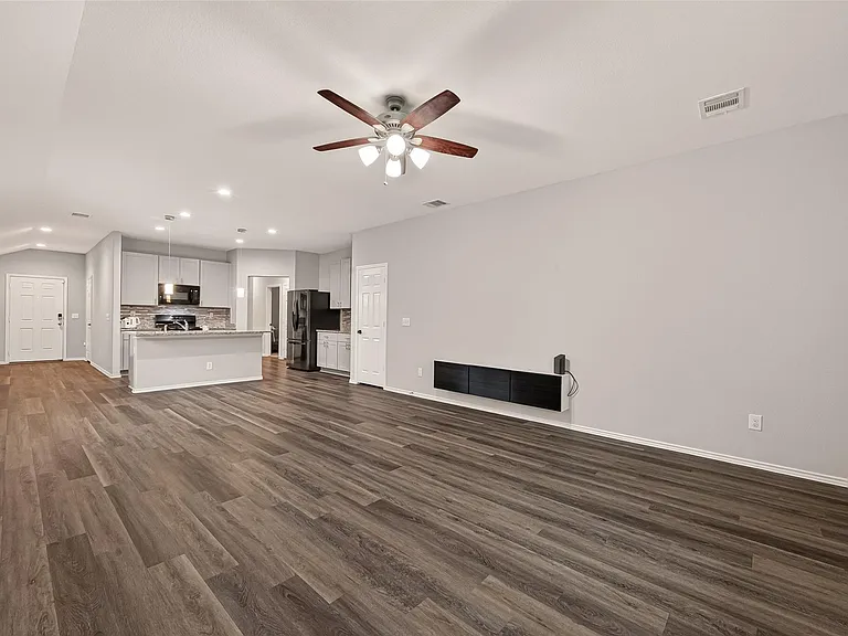 10411 Meadow Saffron Dr — Photo 7