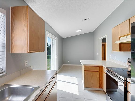 3rd image of 120 Maple Hill Dr