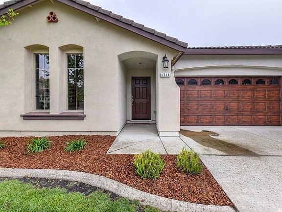 3rd image of 1718 Pico Rivera Dr