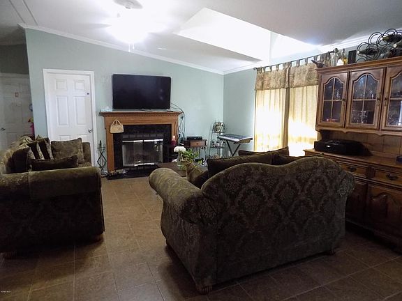 4th image of 20 Kimberly Dr