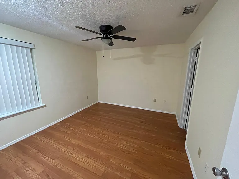 1307 Azalea Way — Photo 7