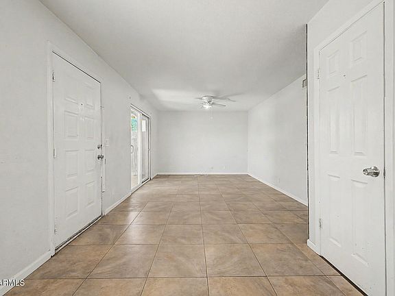 5th image of 286 W Palomino Drive #17