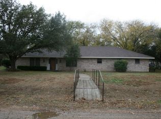 201 N Peachtree St, Rosebud, TX 76570