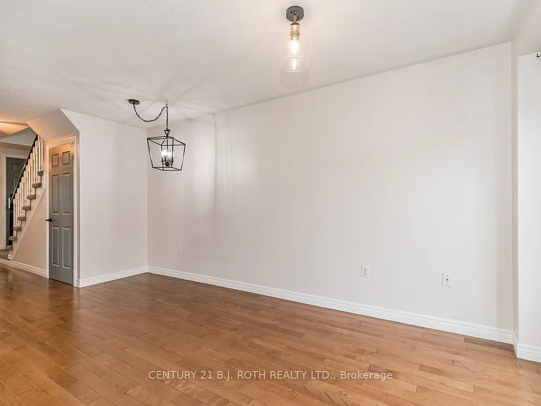 430 Mapleview Dr E #18 — Photo 8
