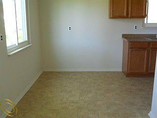 5th image of 23430 Allor St