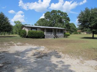 1073 E Main St, Zavalla, TX 75980