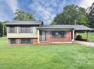 718 8th St SW #6-12, Hickory, NC 28602