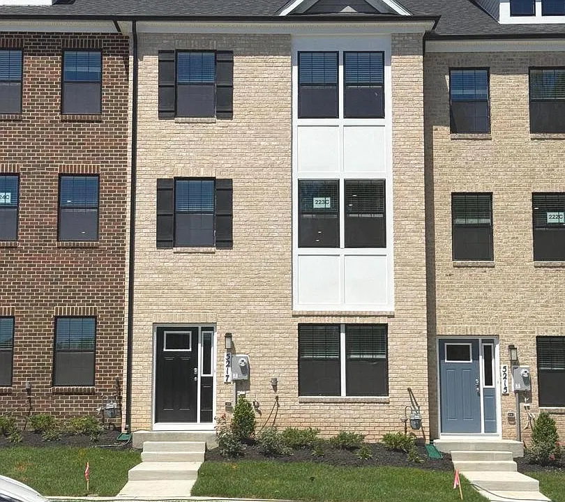 5207 Water Lily Way