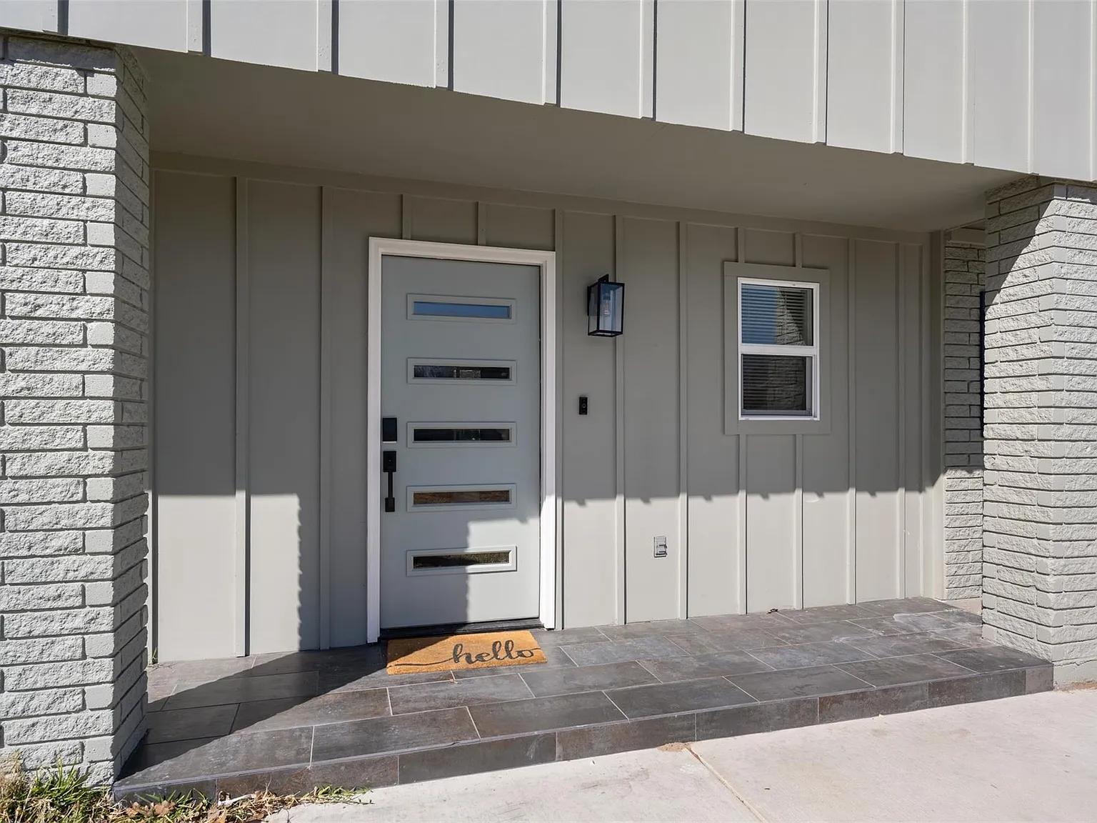 4 bed, 2.5 bath, 1984 sqft, $3,900 — Photo 3