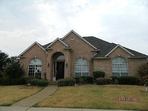 1st image of 906 Troon Cir