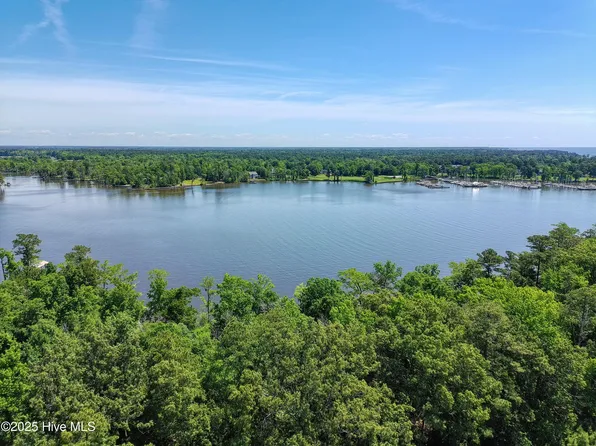 11 Peninsula Shores Way #11, Hertford, NC 27944