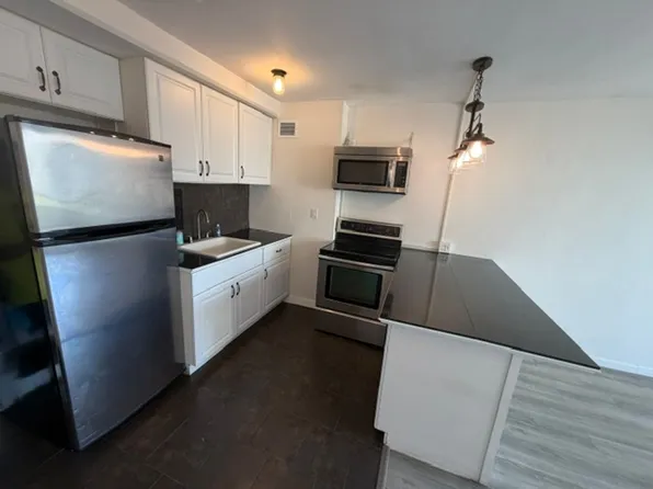 445 Kaiolu St, Honolulu, HI