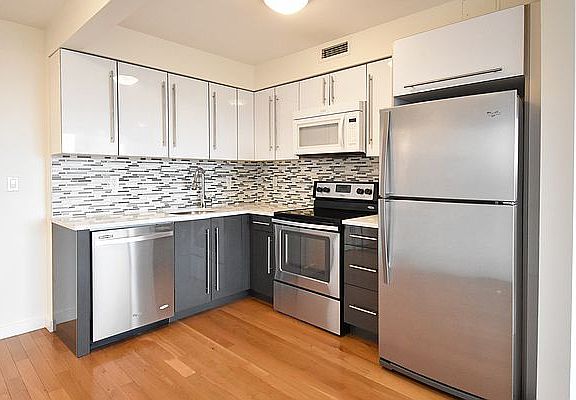 2nd image of 5205 Queens Blvd APT 8F